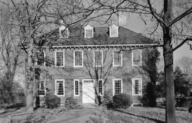 black-white-picture-big-mansion