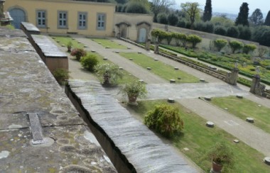 wall-overlooking-garden