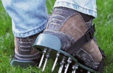 nails-on-shoesole-for-grip